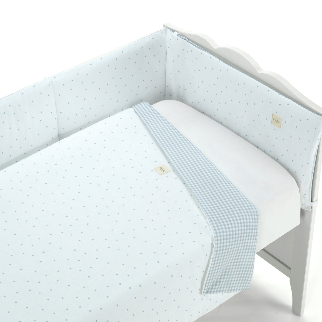 SET CUNA EDREDÓN + PROTECTOR REVERSIBLE STARS & VICHY BLUE DREAMS 60x120