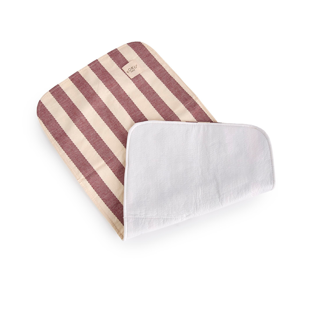 Matelas à langer imperméable à rayures vert kaki 50 x 30 cm